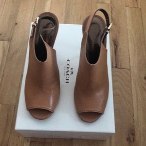 Like new coach shoes